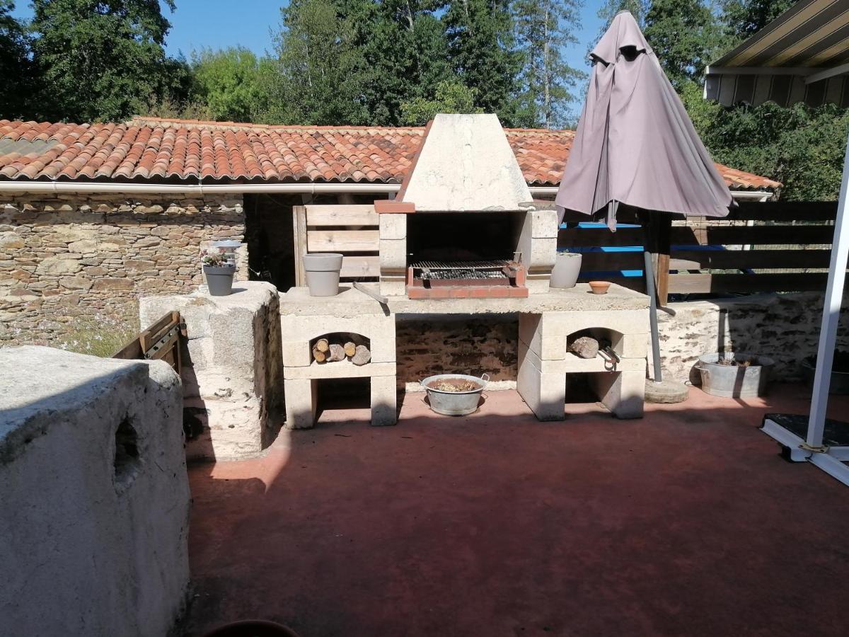 Chambres D'Hotes "La Source" Mareuil-sur-Lay Buitenkant foto